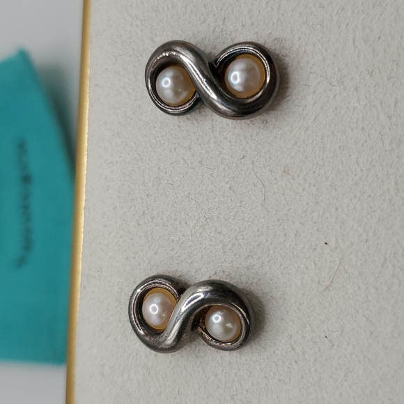 Tiffany & Co. Infinity Pearl Earrings - Sterling Silver & Freshwater Pearl - Picture 2 of 3